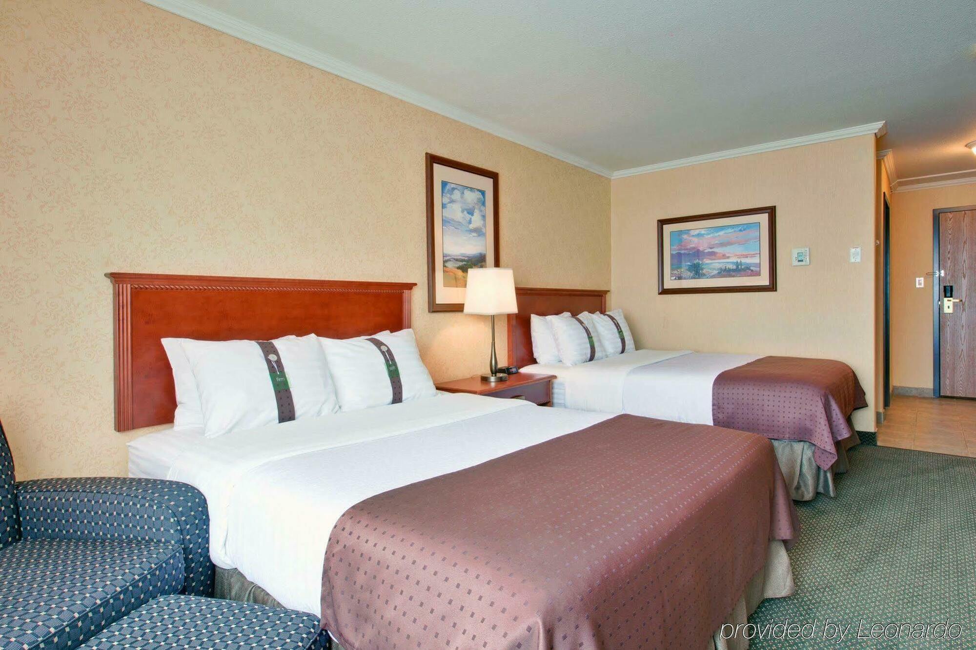 Holiday Inn & Suites Grande Prairie, An Ihg Hotel Habitación foto